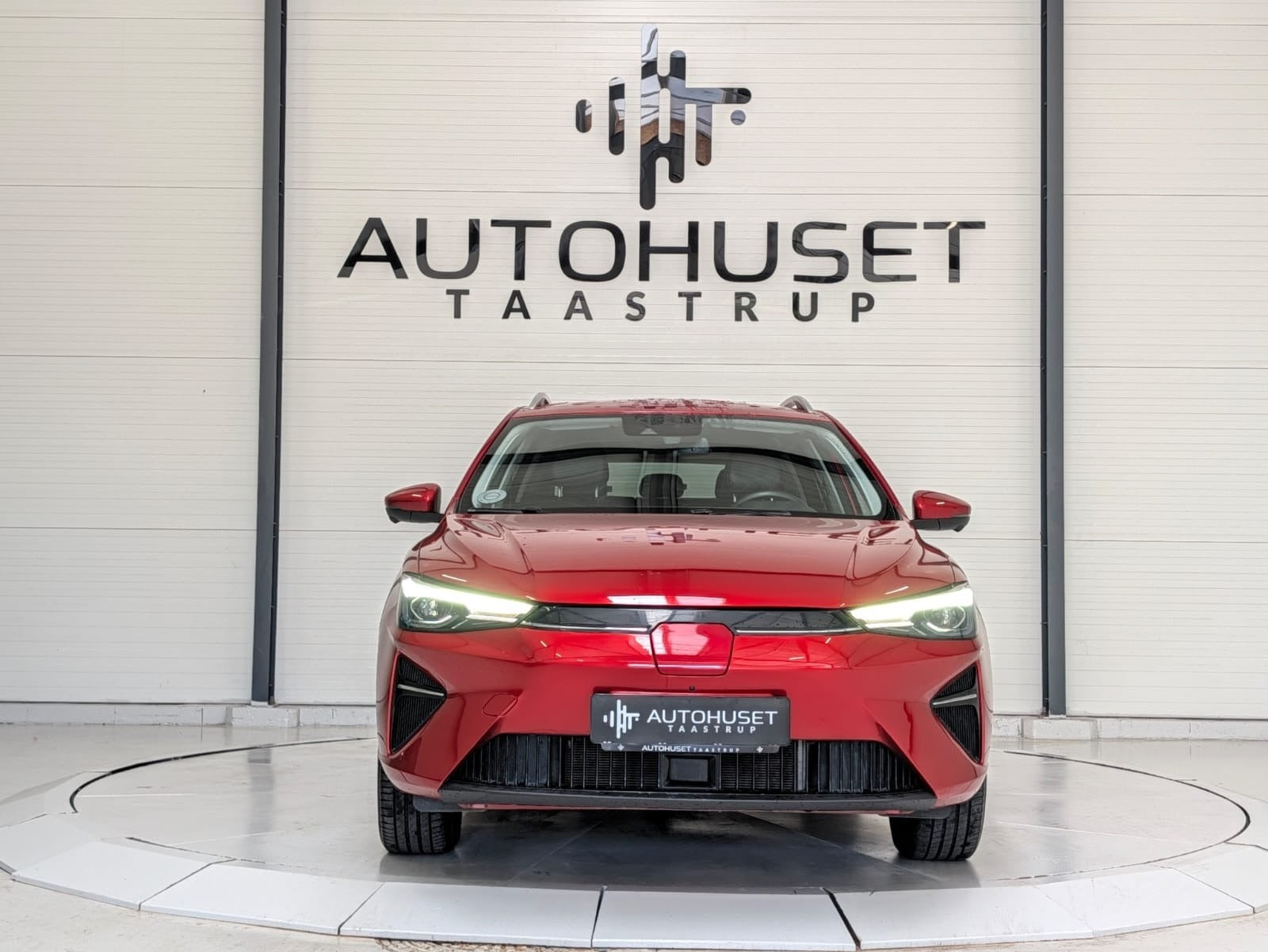 Rød MG MG5 fra 2023