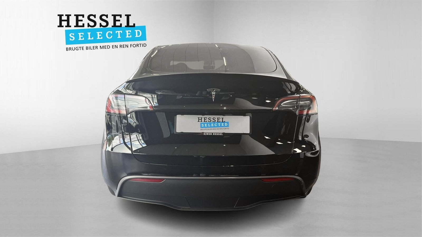 Sort Tesla Model Y fra 2023
