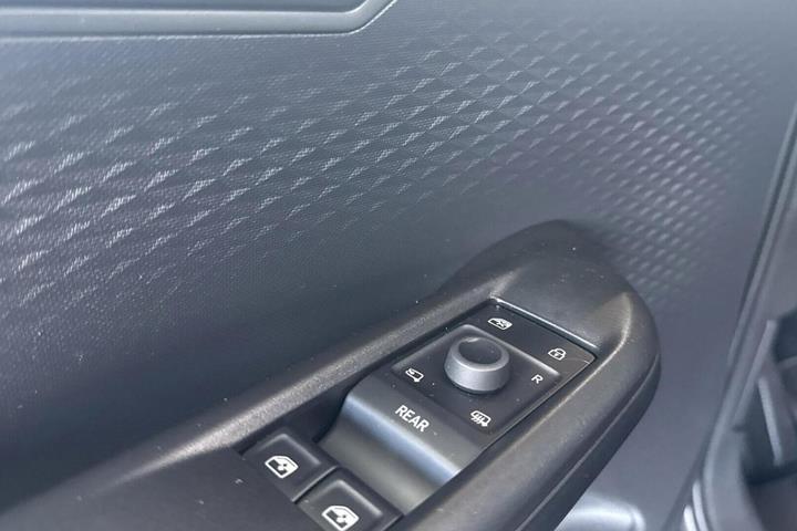 Grå Cupra Born fra 2023