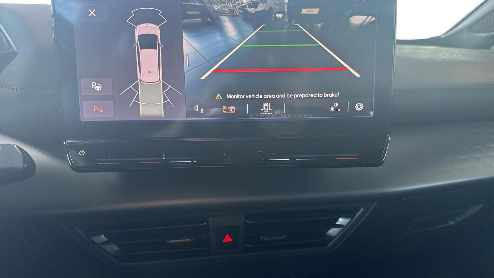Grå Cupra Born fra 2023