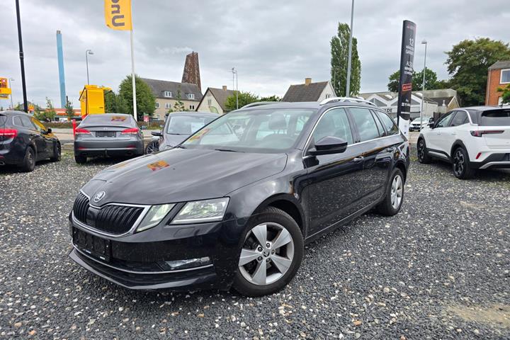 Sort Skoda Octavia fra 2020