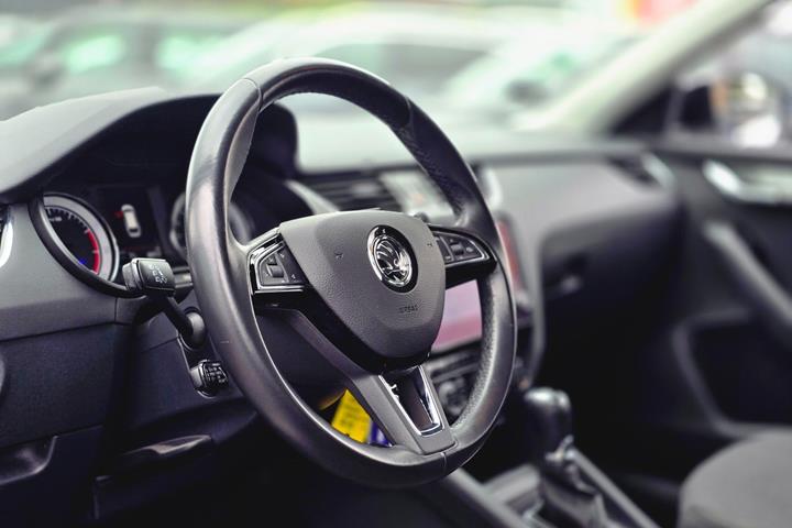 Sort Skoda Octavia fra 2020