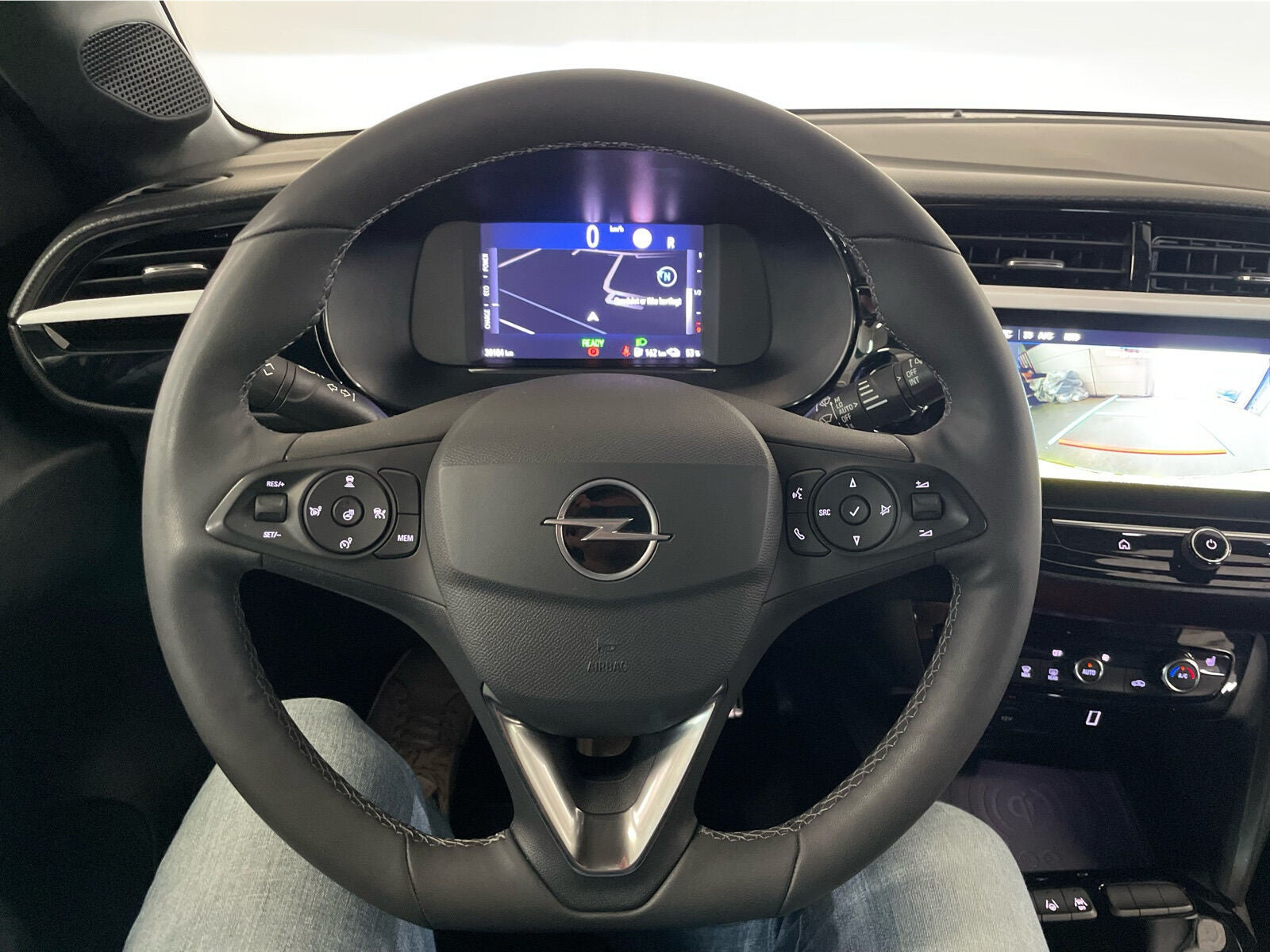 Grå Opel Corsa-e fra 2025