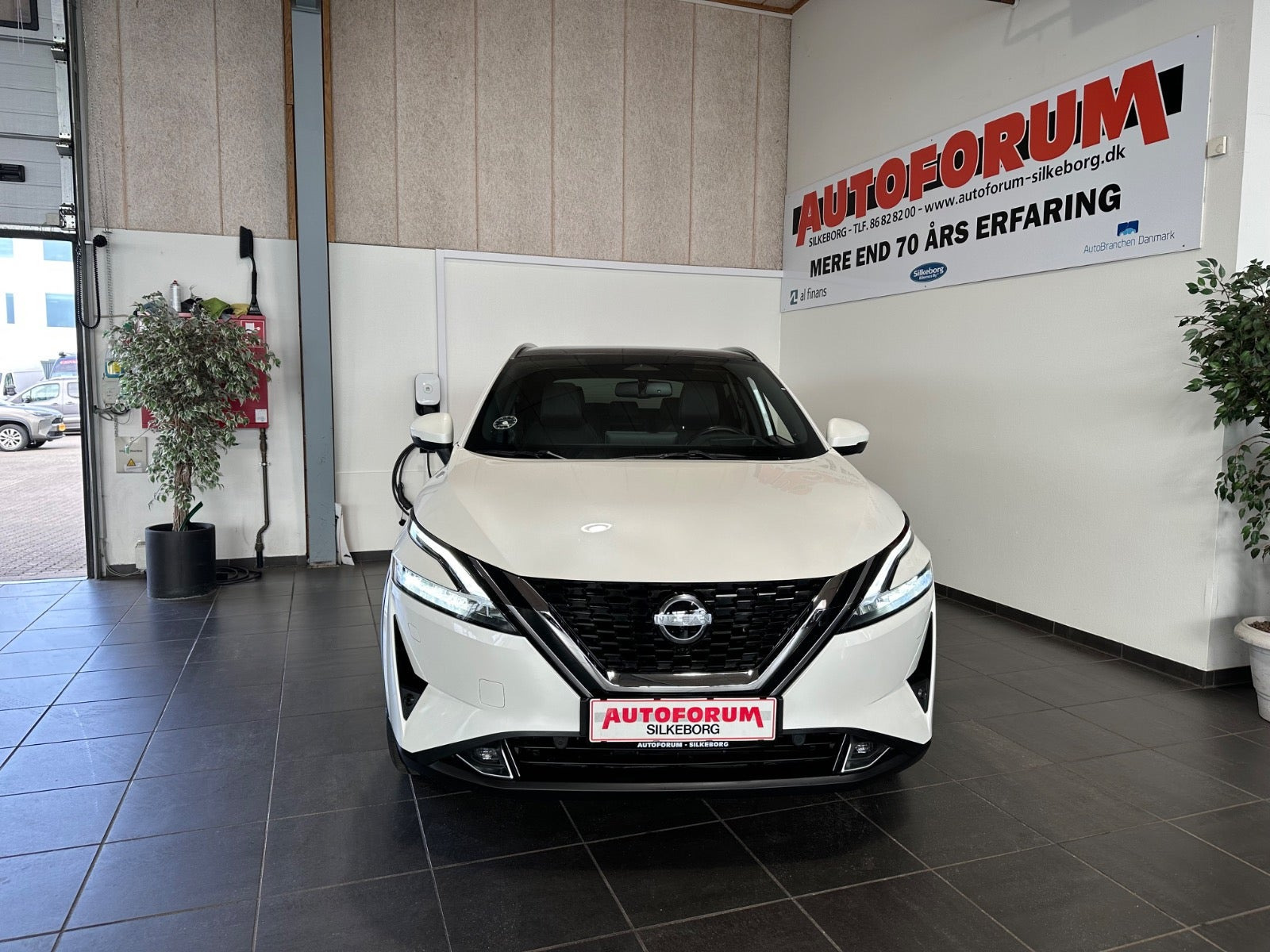 Hvid Nissan Qashqai fra 2023