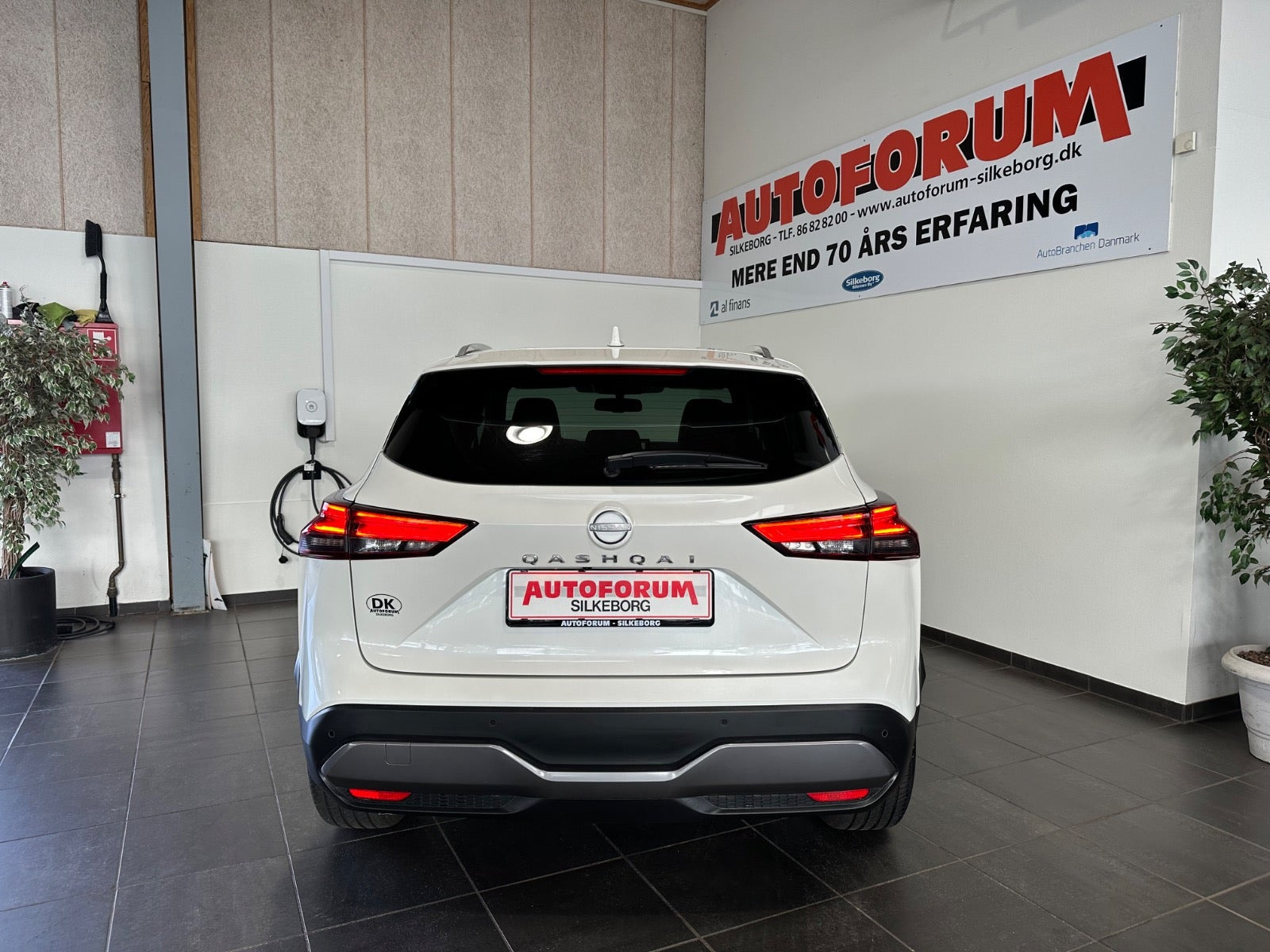 Hvid Nissan Qashqai fra 2023