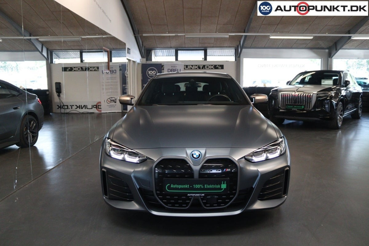 Orange BMW i4 fra 2024