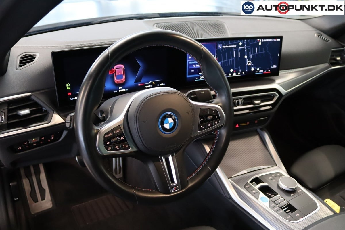Orange BMW i4 fra 2024