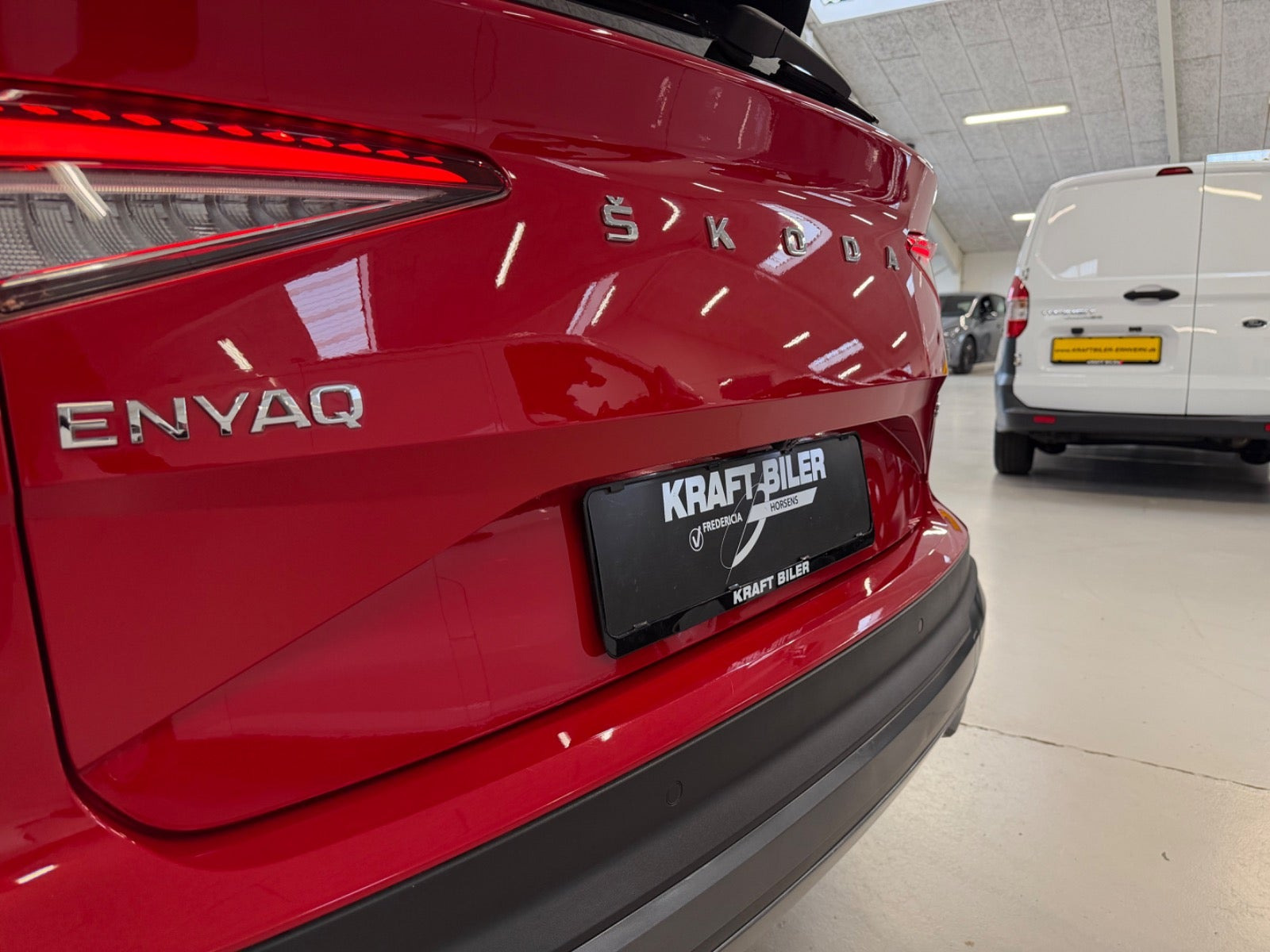 Rød Skoda Enyaq fra 2022