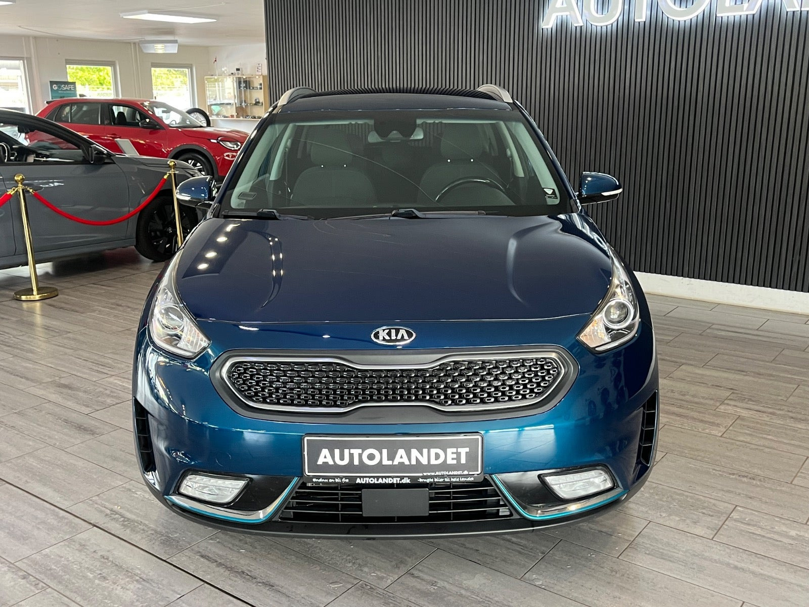 Blå Kia Niro fra 2019