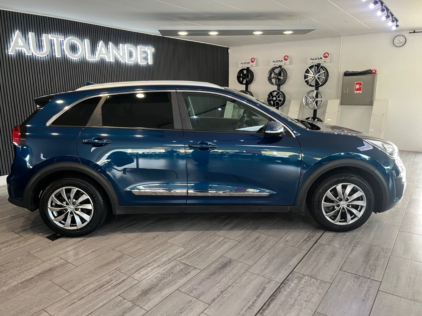 Blå Kia Niro fra 2019