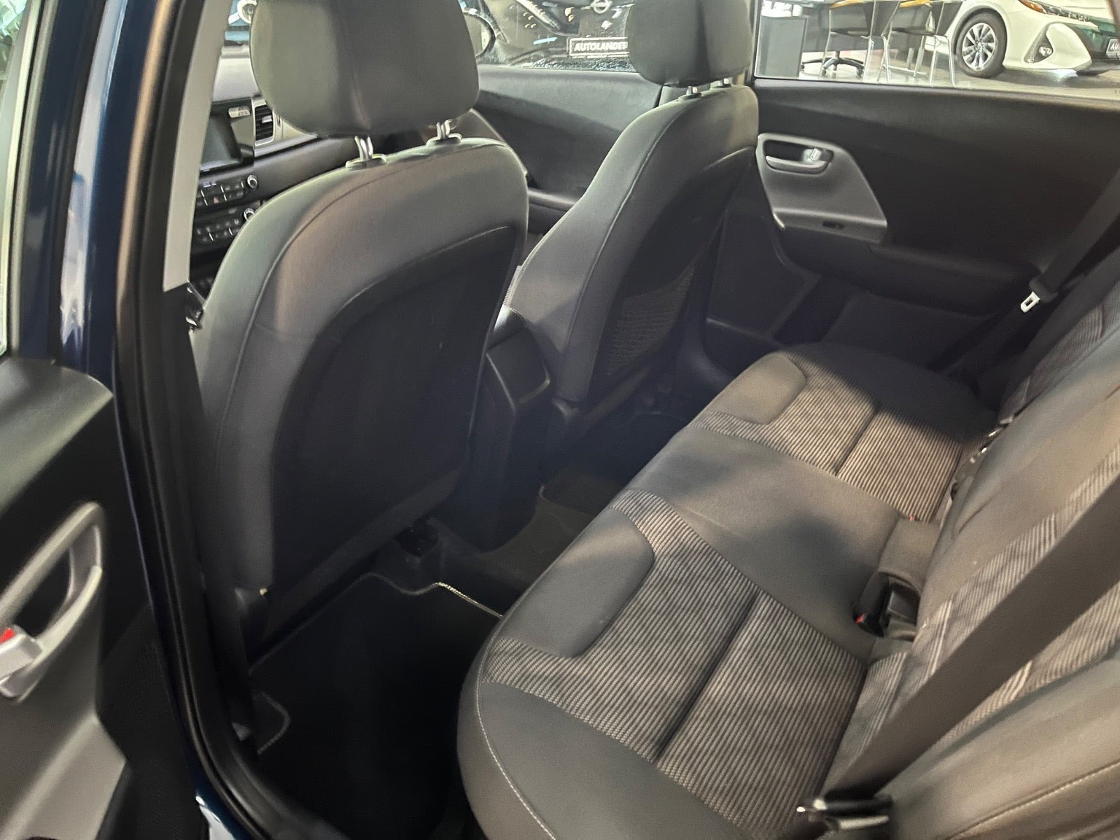 Blå Kia Niro fra 2019