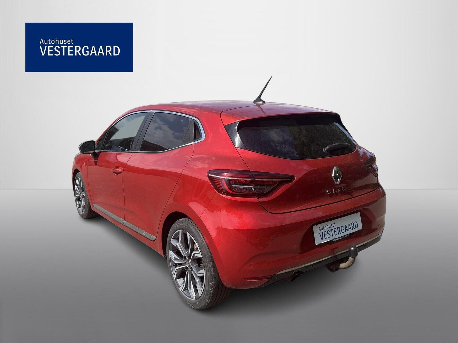 Rød Renault Clio V fra 2020