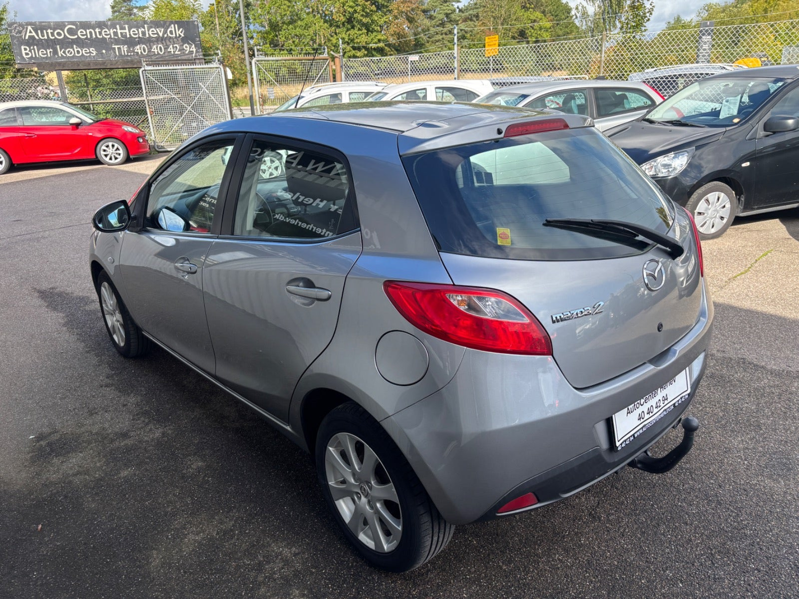 Grå Mazda 2 fra 2012