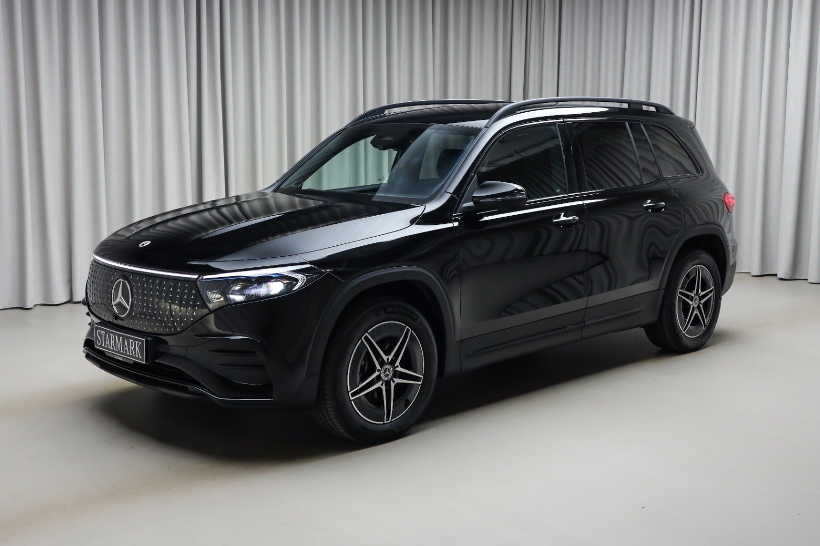 Sort Mercedes EQB250+ fra 2026
