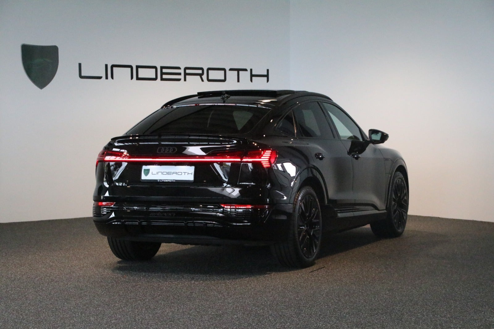 Sort Audi Q8 e-tron fra 2024