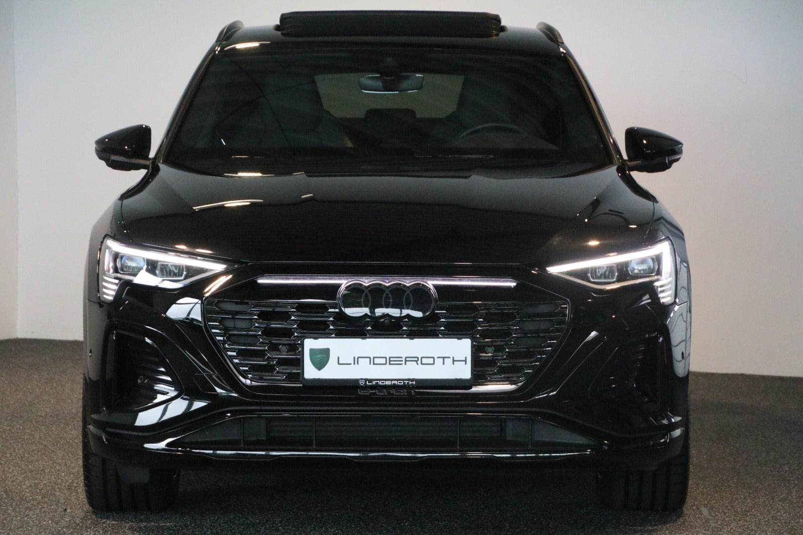 Sort Audi Q8 e-tron fra 2024