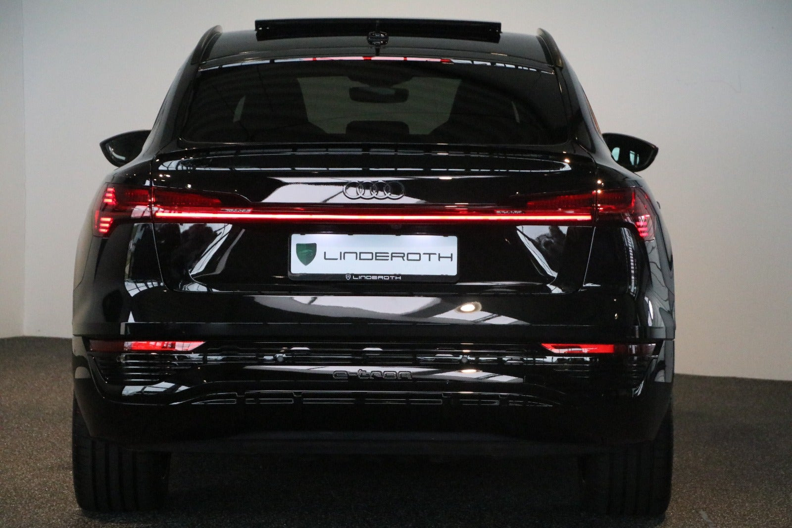 Sort Audi Q8 e-tron fra 2024