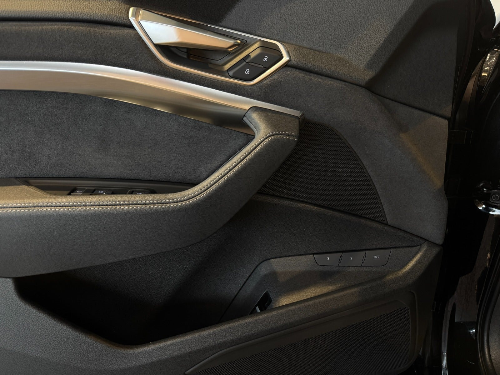Sort Audi Q8 e-tron fra 2024