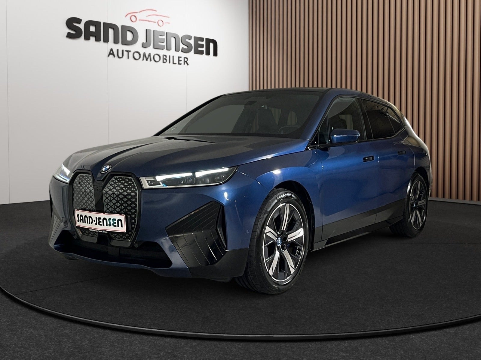 BMW iX xDrive40 Supercharged