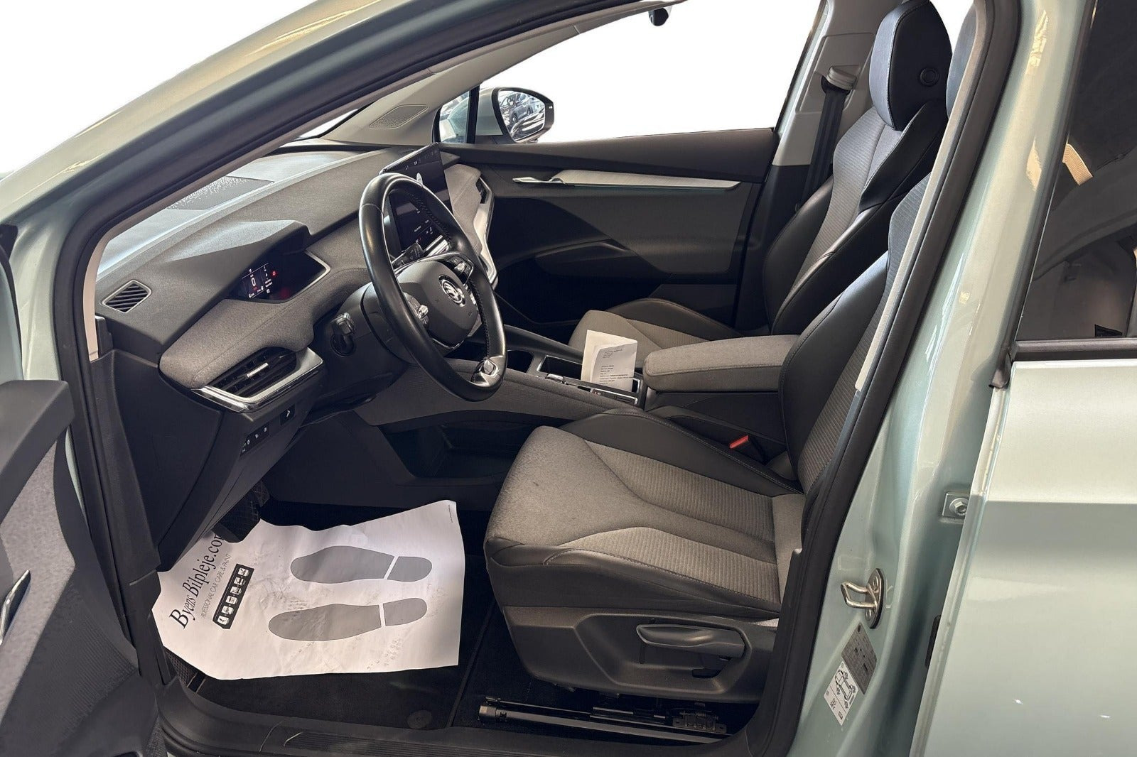 Blå Skoda Enyaq fra 2022