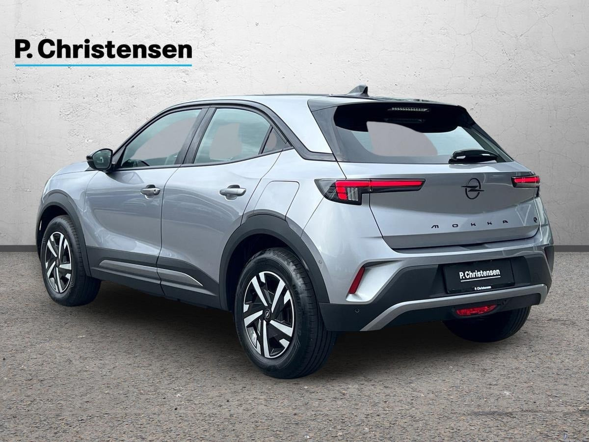 Grå Opel Mokka-e fra 2025