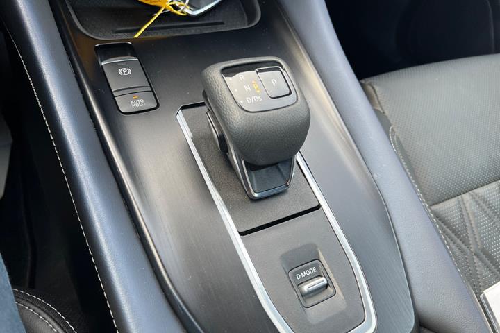 Hvid Nissan Qashqai fra 2022