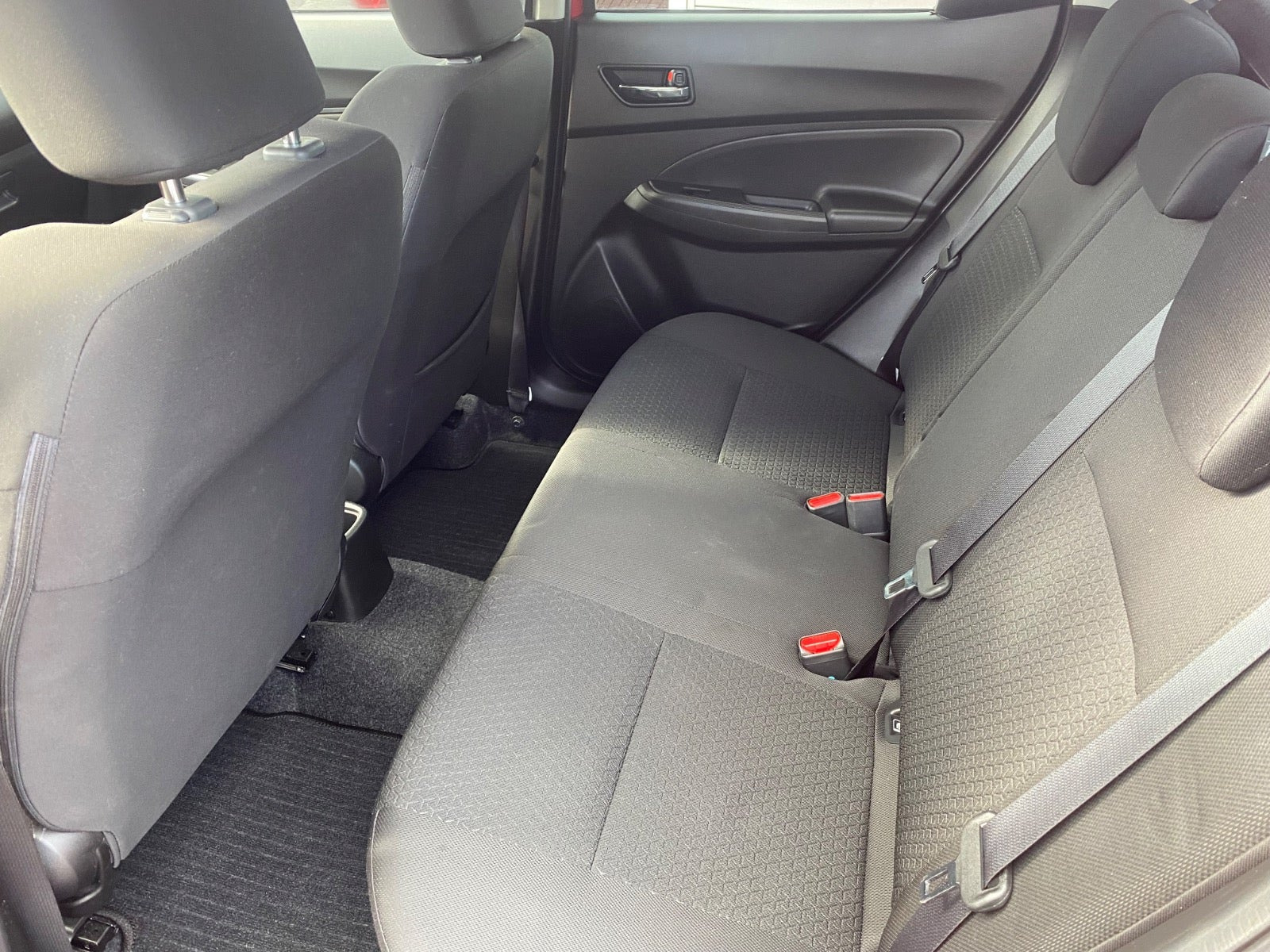 Rød Suzuki Swift fra 2020