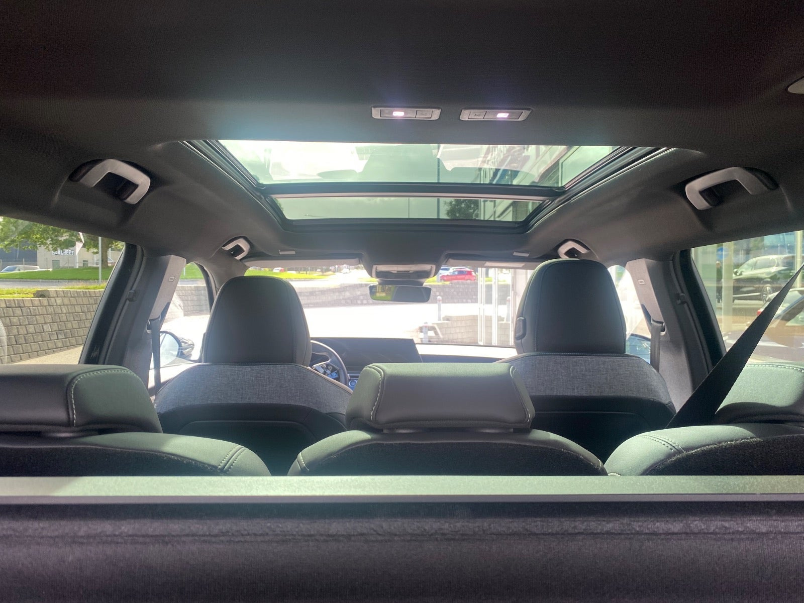 Sort Peugeot e-5008 fra 2025
