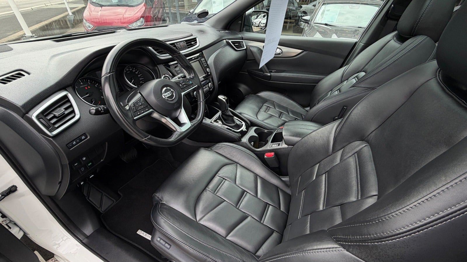 Hvid Nissan Qashqai fra 2019