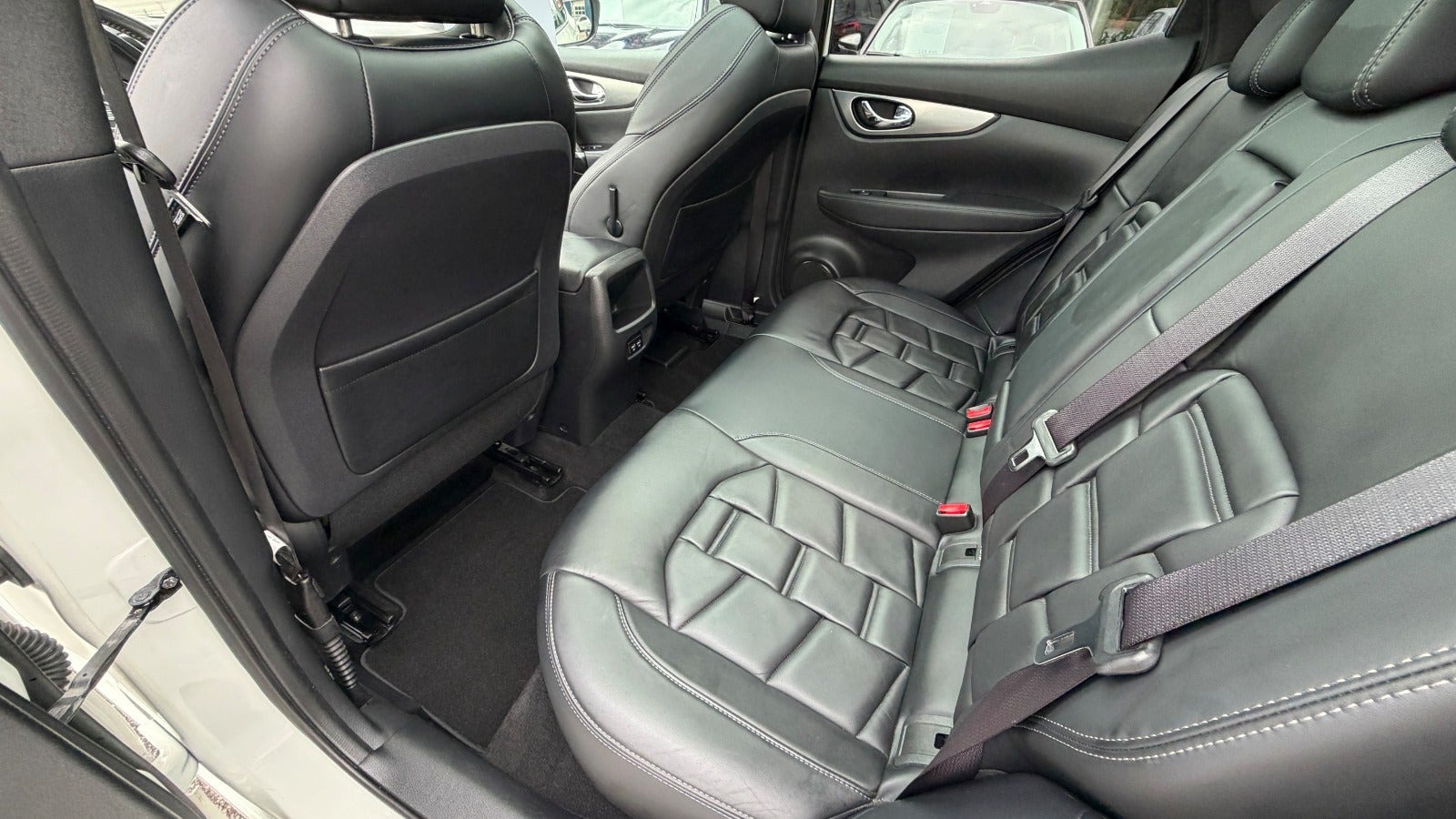Hvid Nissan Qashqai fra 2019