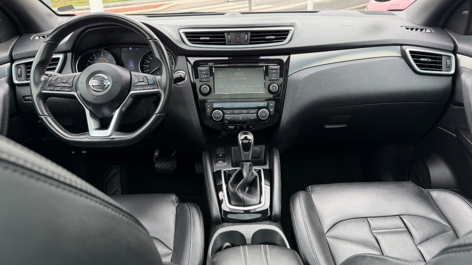 Hvid Nissan Qashqai fra 2019