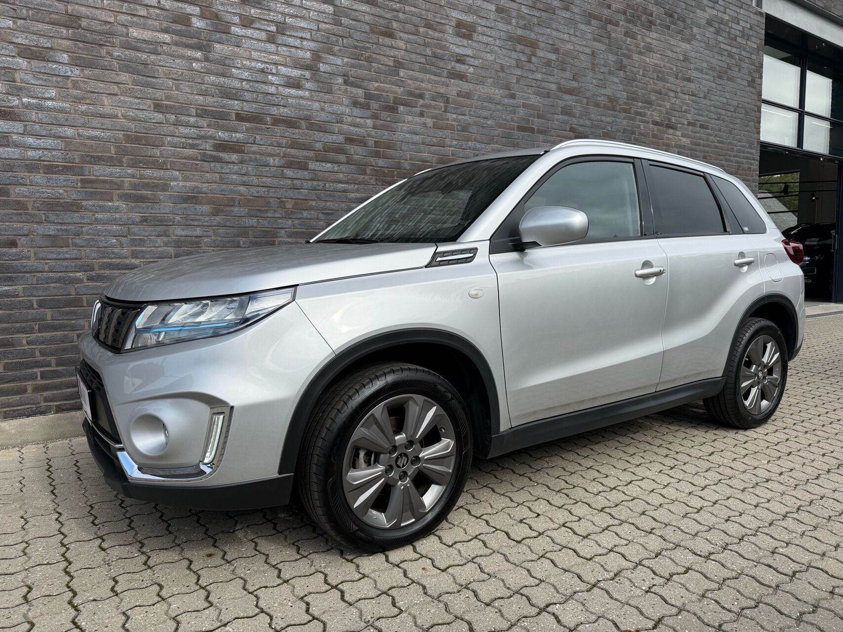 Suzuki Vitara 1,5 Hybrid Active AGS 102HK 5d 6g Aut.
