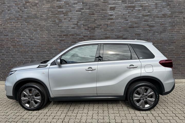 Sølv Suzuki Vitara fra 2022