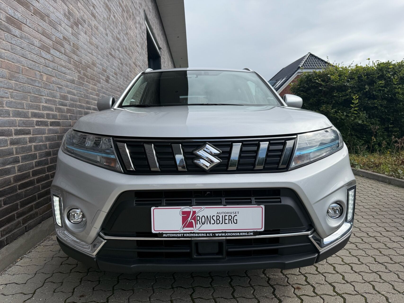 Sølv Suzuki Vitara fra 2022