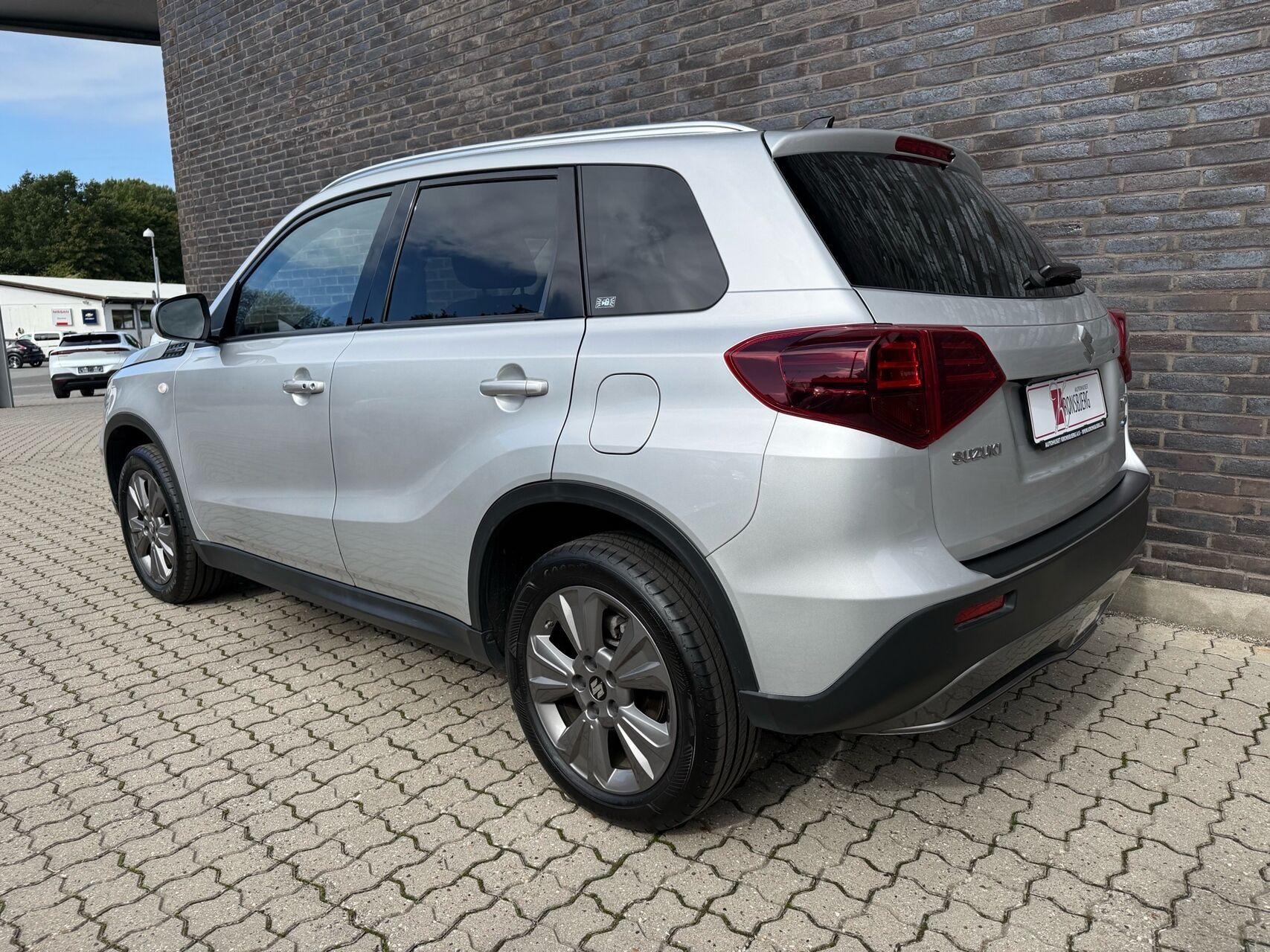 Sølv Suzuki Vitara fra 2022