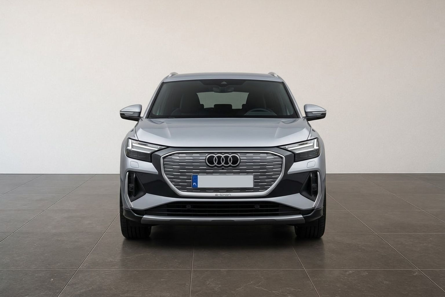 Sølv Audi Q4 fra 2024