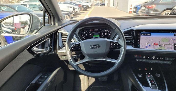Sølv Audi Q4 fra 2024