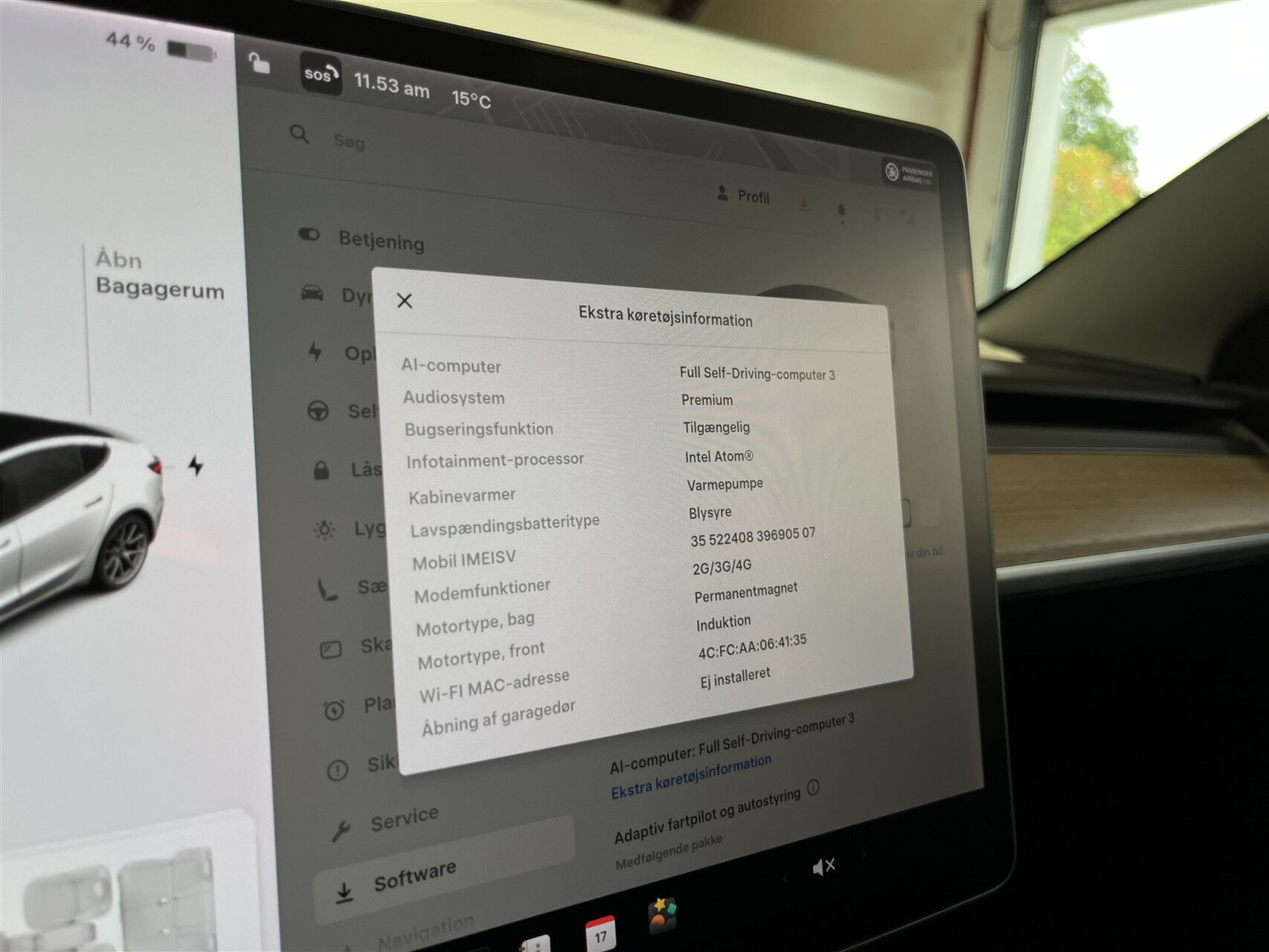 Hvid Tesla Model 3 fra 2021