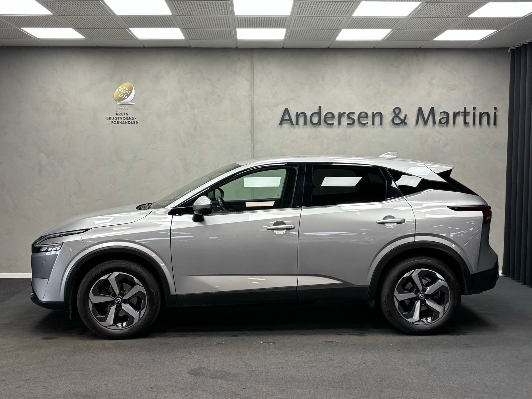 Sølv Nissan Qashqai fra 2023