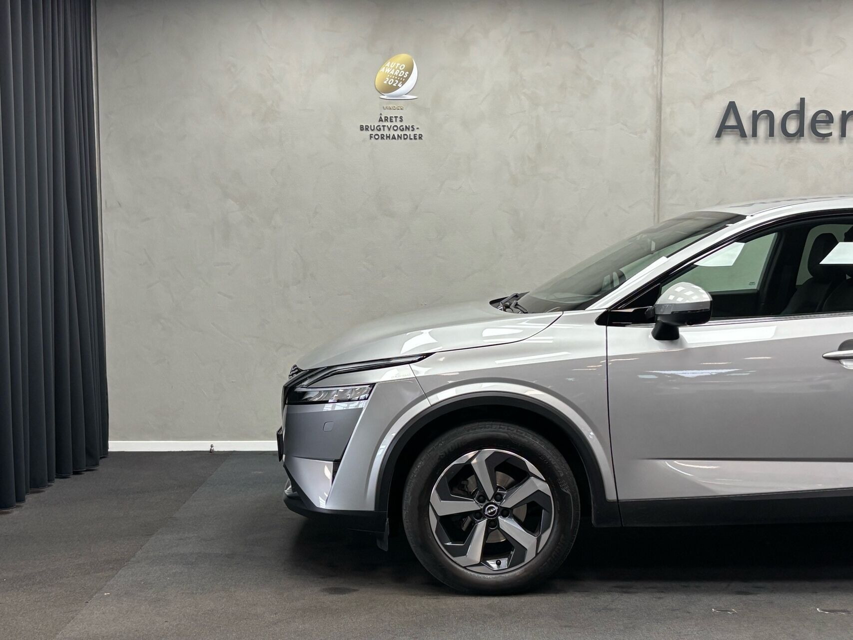 Sølv Nissan Qashqai fra 2023