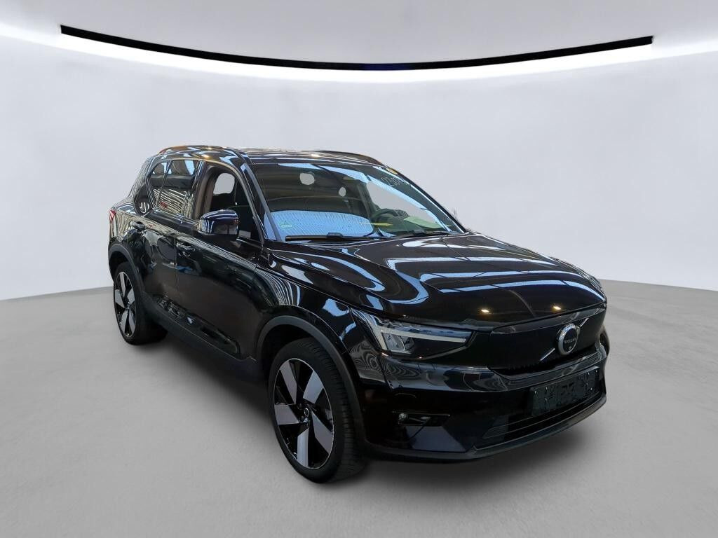 Sort Volvo XC40 fra 2023