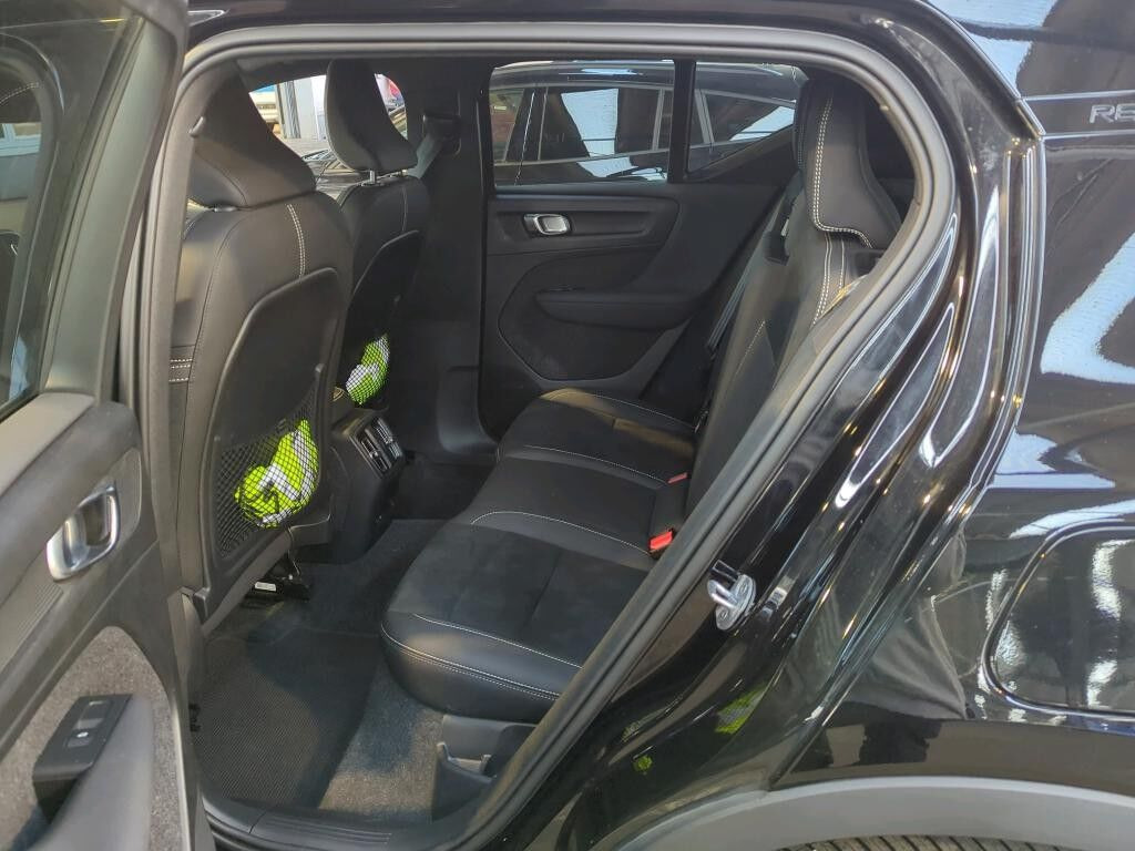 Sort Volvo XC40 fra 2023