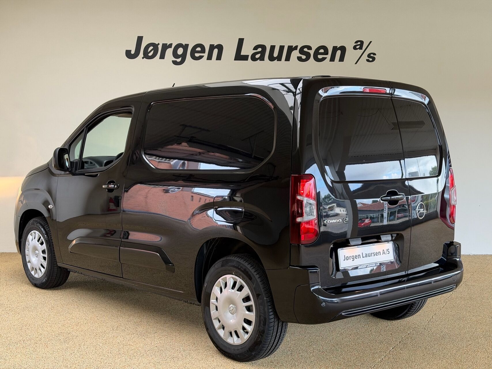 Hvid Opel Combo-e fra 2000
