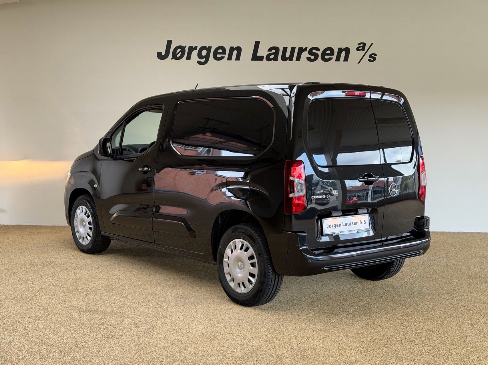 Hvid Opel Combo-e fra 2000