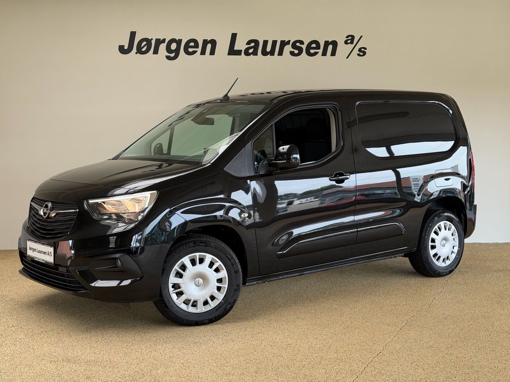Hvid Opel Combo-e fra 2000