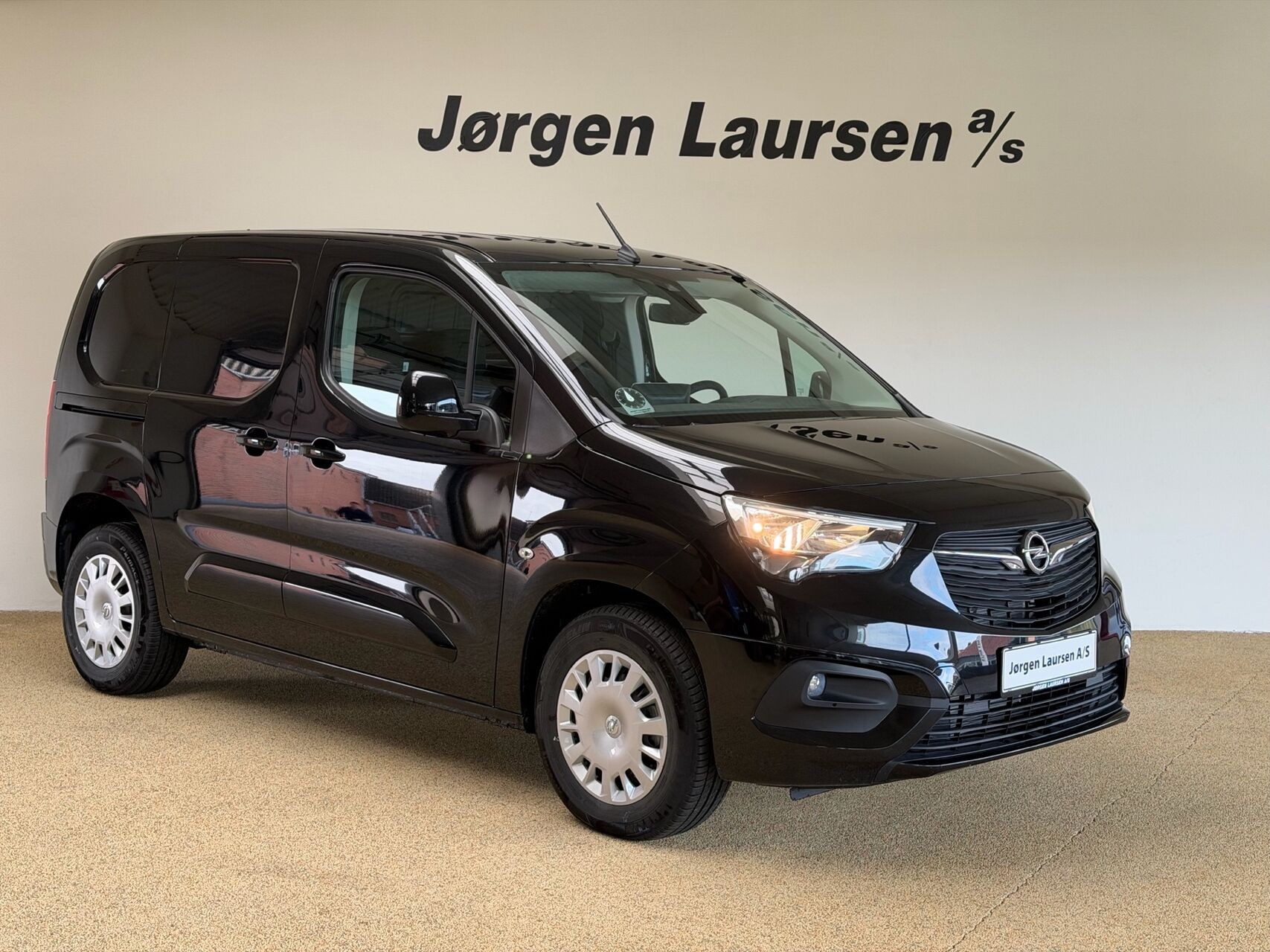 Hvid Opel Combo-e fra 2000