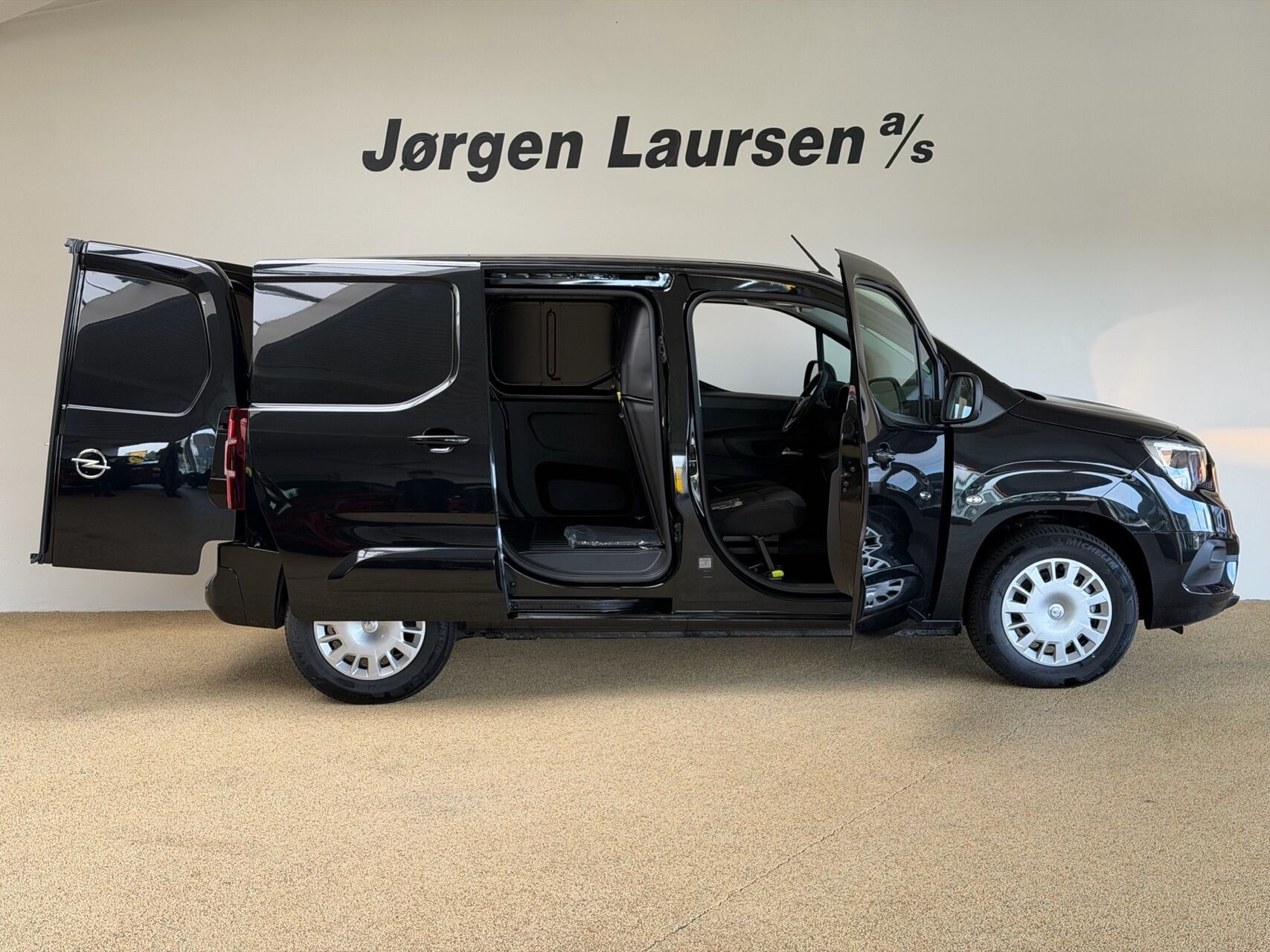 Hvid Opel Combo-e fra 2000