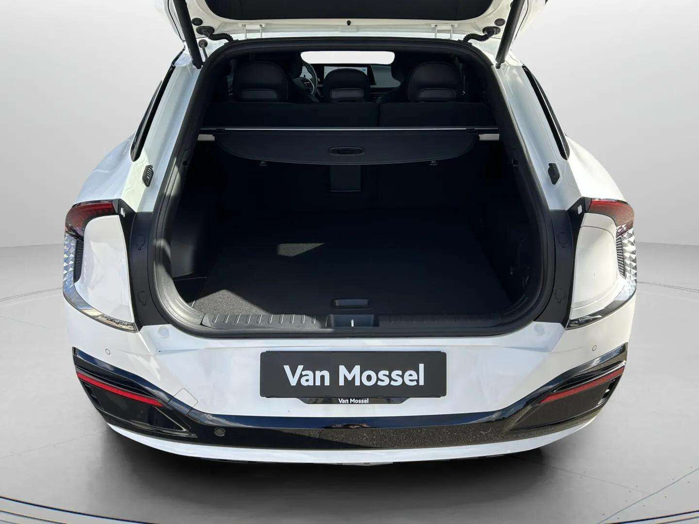 Hvid Kia EV6 fra 2025