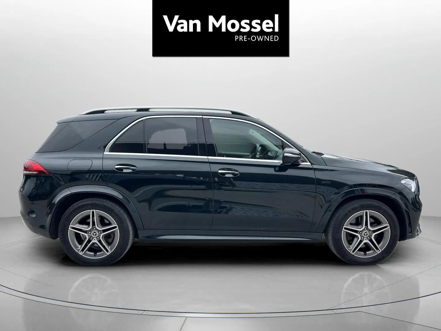 Grøn Mercedes GLE350 e fra 2021