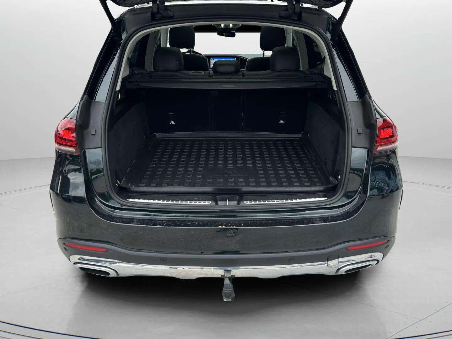 Grøn Mercedes GLE350 e fra 2021